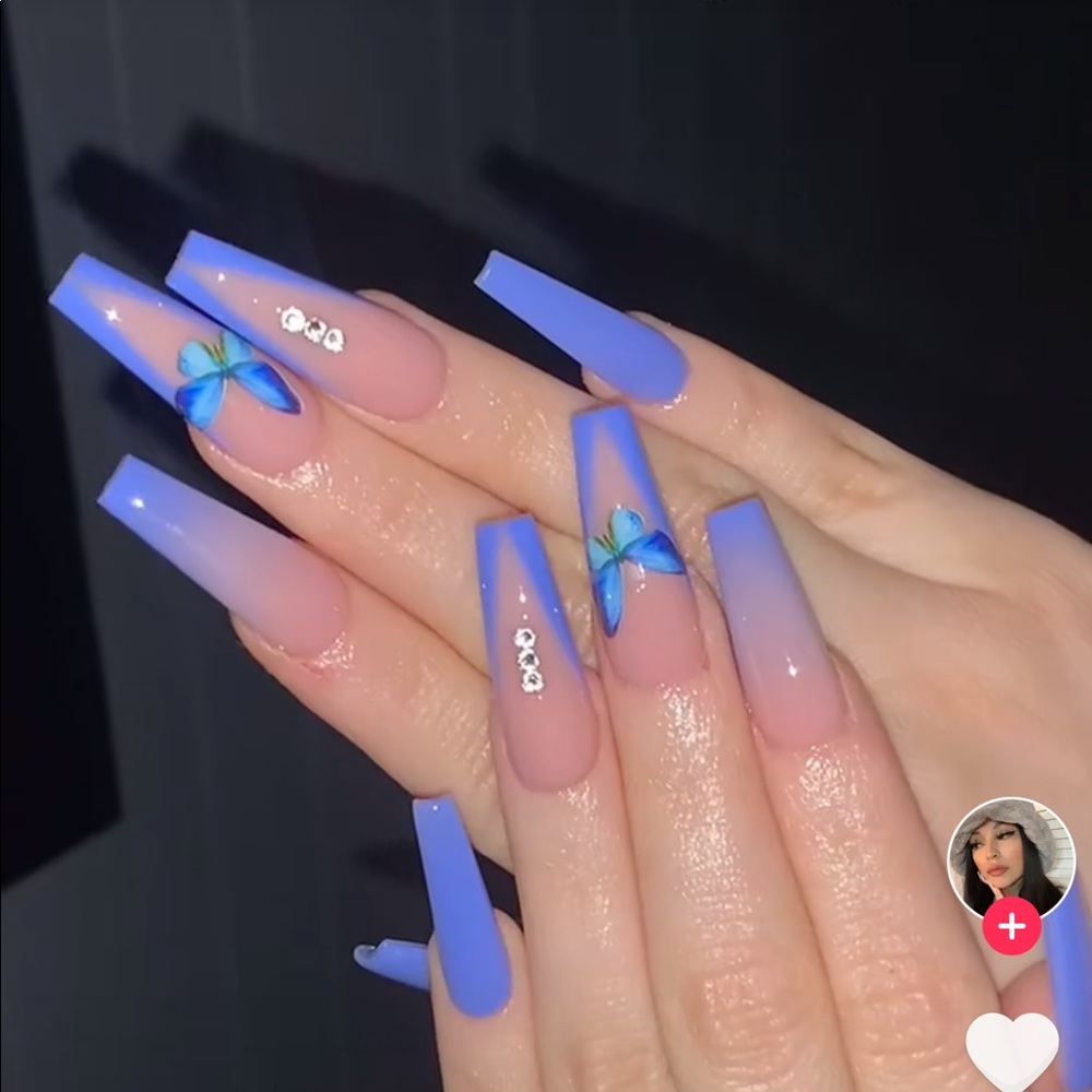 Meet your Posher, Yelenis